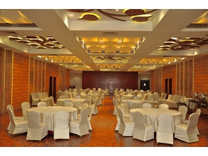 Round Banquet Folding Table used in Ramada Cohin, India